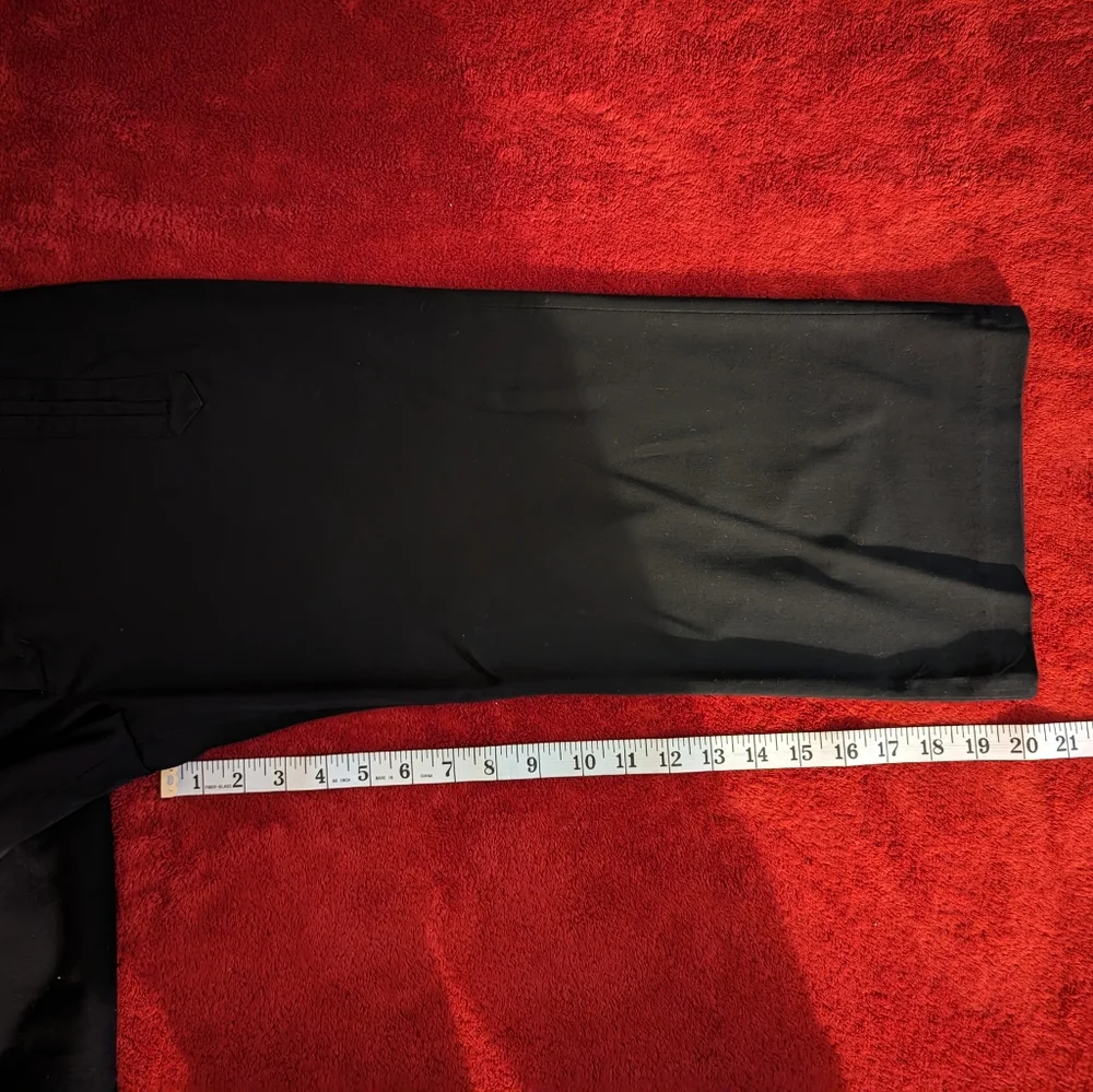 Mossimo Cropped Pants, Black- Size 6 - Picture 5 of 7